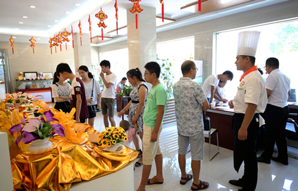 学厨师有年龄限制吗_学厨师的最佳年龄是多少？