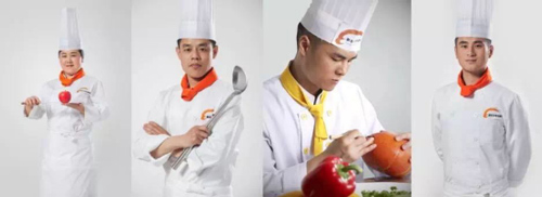 在选择厨师培训时该如何选择学校呢？