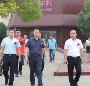 行业大咖齐聚首 上海新东方引八方聚焦