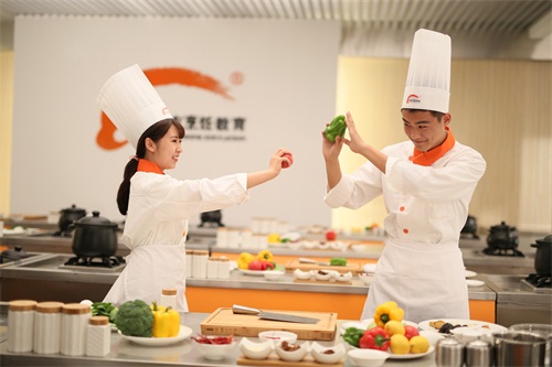 什么样的厨师在社会上更具有竞争力？
