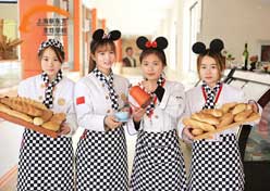 女生一般学西厨好还是西点好_西点师和西餐师有什么区别？