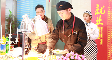 美食品鉴会正式启幕 多看一秒就会饿