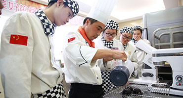 学西点去什么学校比较好？
