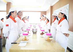 哪个西点培训学校较好_如何选择好的蛋糕学习培训学校