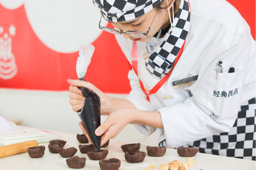 想学西点，西点师的待遇怎么样？