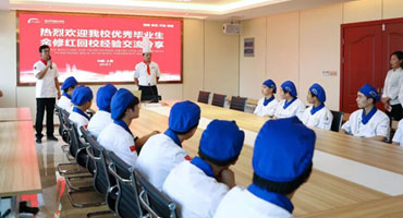 【他的成功 可以复制】我校成功学子余修红返校分享成功经验