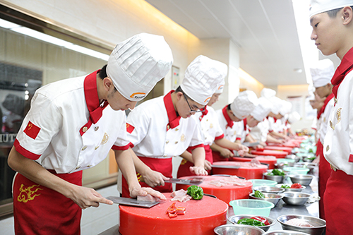 学厨师的年龄是多少 多少岁学厨师合适