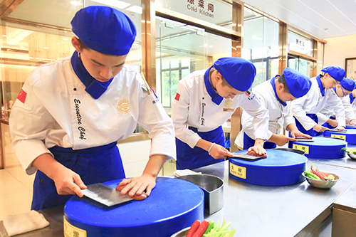 上海新东方烹饪学校学中餐学费贵不贵？