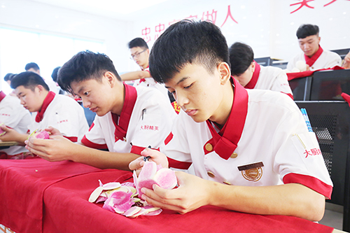 学厨师学费贵吗？新东方学厨师学费是多少？