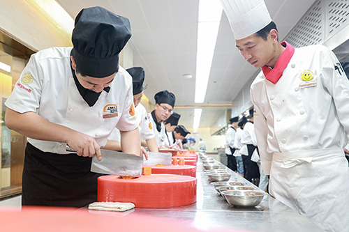 学厨师为什么要到厨师培训学校？