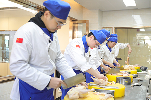 男生学什么技术好？男生学厨师就业如何？