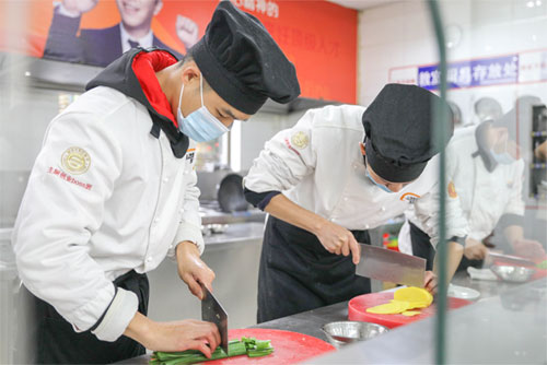 厨师学校什么时候报名合适？