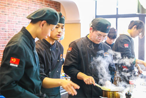 学厨师专业好不好？