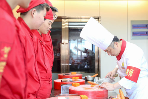 学厨师怎么选好学校