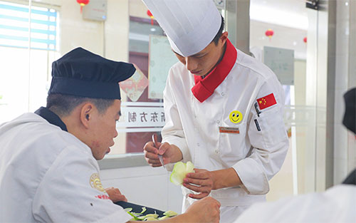 在上海学中餐技术好找工作吗？