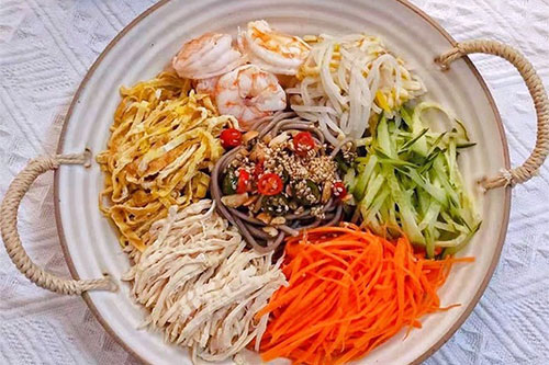 鸡丝凉面的做法——新东方烹饪教育