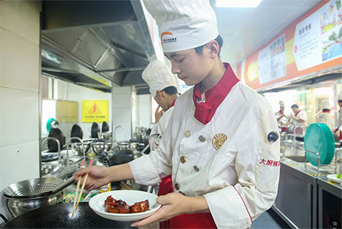 需要培训多长时间可以考初级厨师证？