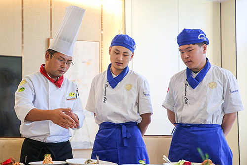 初中毕业学厨师技术怎么样？