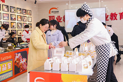 在上海学小吃技术学费需要多少？